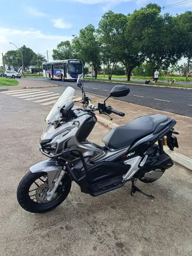 ADV 150 único dono 2023