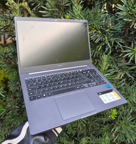 Samsung Book | 8GB RAM | 120GB SSD | 15,6" Full HD+