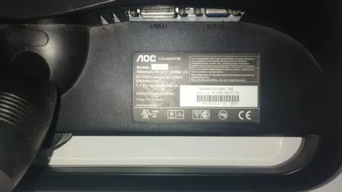 11 monitores AOC F19S