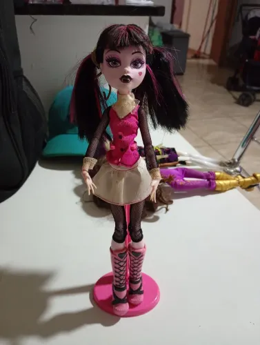 Bonecas Monster High