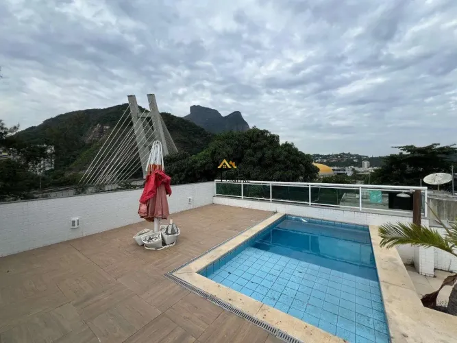 Cobertura com 410m² vista para a Pedra da Gávea à venda no Jardim Oceânico REF: BACB4640