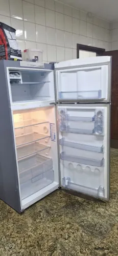 Vendo geladeira 