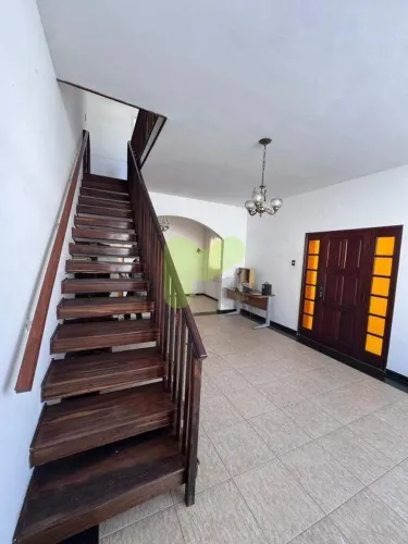 Casa duplex, à venda, Centro Macaé