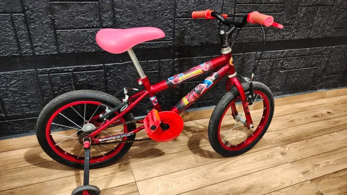 Bicicleta infantil personagem homem aranha 