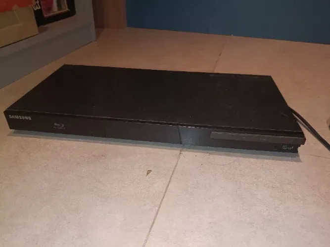 Leitor Blu-ray SMART BD-D5300 - SEM FUNCIONAR - Ideal para retirada de peças