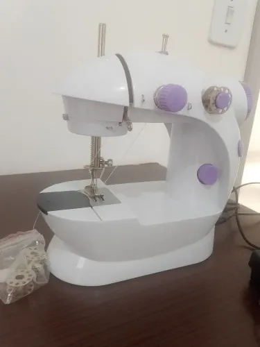 Mini máquina de costura 