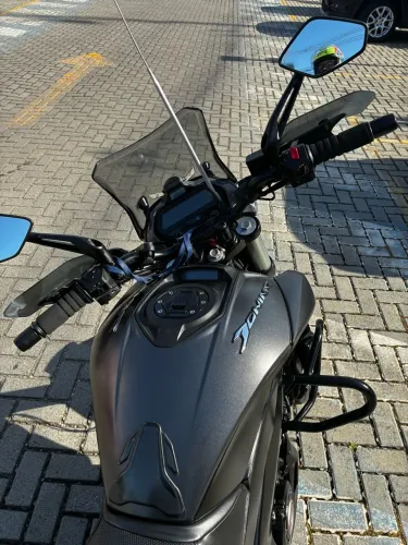 Dominar 400 único dono