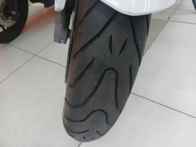 Suzuki gsr 750