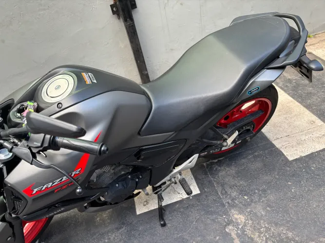 Moto Yamaha FZ15/25