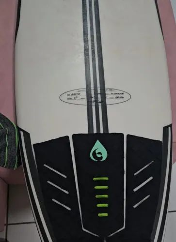 Prancha de Surf super nova / 5.9" / Copinhos FCS2 / 28,10 litros / Rabeca Swallow