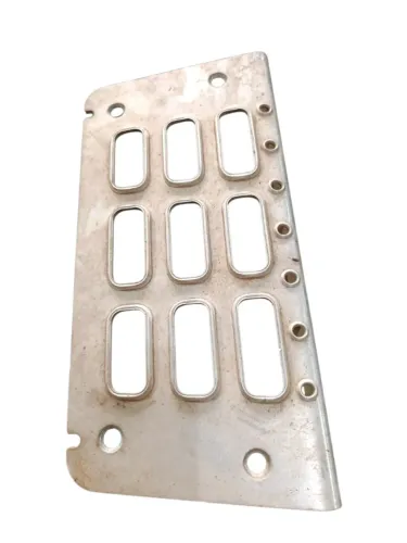 Chapa Pisante Estribo Volvo Fm 370 1063726
