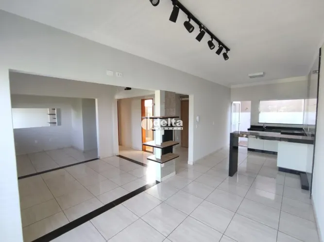 Apartamento sobreloja disponível para locação no bairro Nova Uberlândia em Uberlândia-MG.