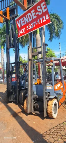 EMPILHADEIRA TOYOTA 2021 - 03 TON