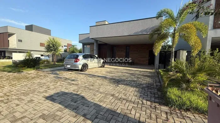 Casa Térrea Alto Padrão | À Venda e Locação | Alphaville Nova Esplanada 3 | 2 suítes | 226