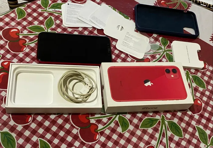 Vendo iPhone 11 64 GB - Bateria 100% - aceito oferta