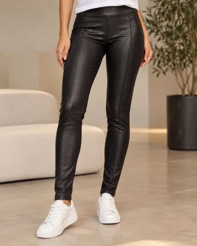 Calça legging preta versátil