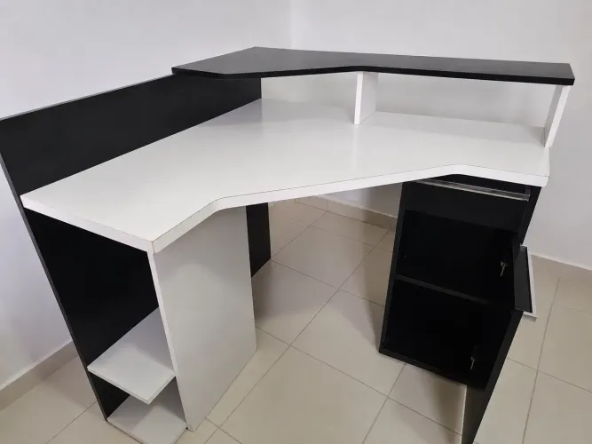Mesa/Escrivaninha