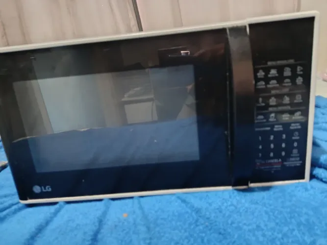 Vendo micro-ondas da LG