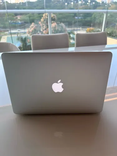 MacBook Air 13 polegadas - Intel Core i5 | 8 GB RAM