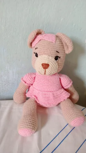 Ursinha amigurumi de crochê