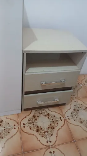 Criado mudocom duas gavetas