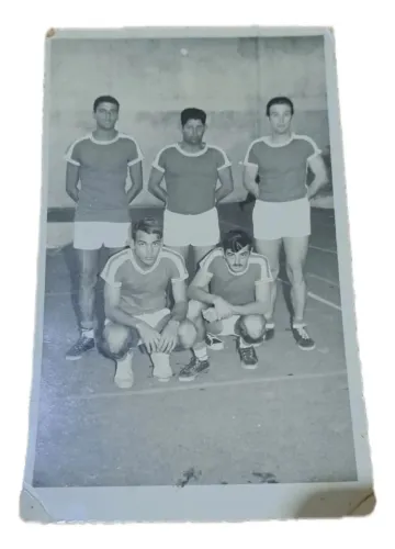 Foto antiga "Time de Futsal do Clube dos Bagres" Ano 1968 fotografia 9cm x 15cm