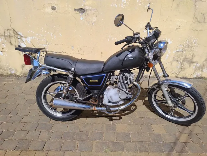 Suzuki intruder 125 