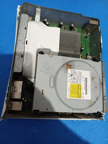Xbox 360 fat faltando peças 