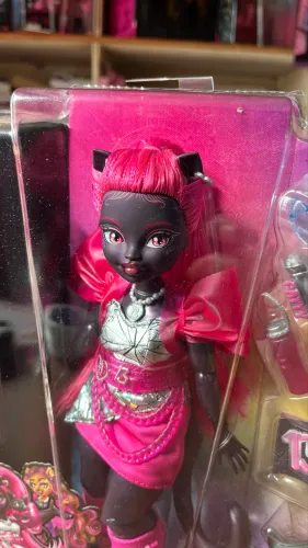 Boneca Monster High Catty Noir G3 - Lacrada