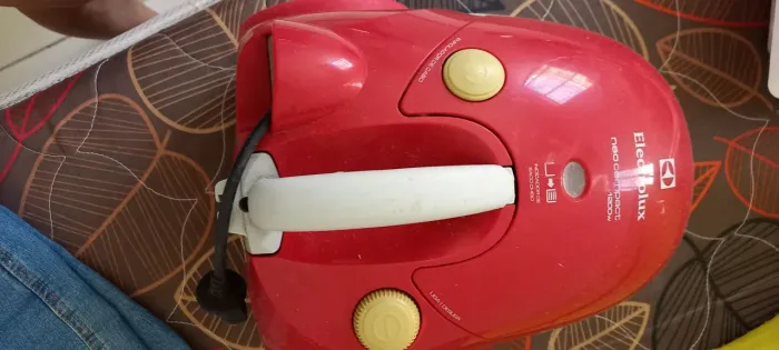 Aspirador de pó Electrolux Neo Compact