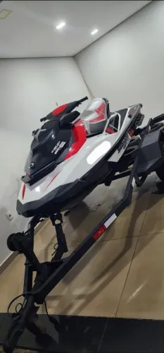 Jet ski Seadoo wake 155
