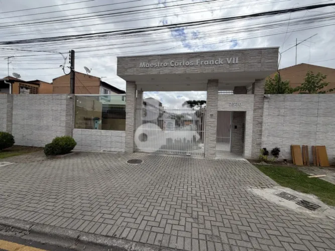 Sobrado com 2 quartos para alugar por R$ 2100.00, 54.00 m2 - BOQUEIRAO - CURITIBA/PR