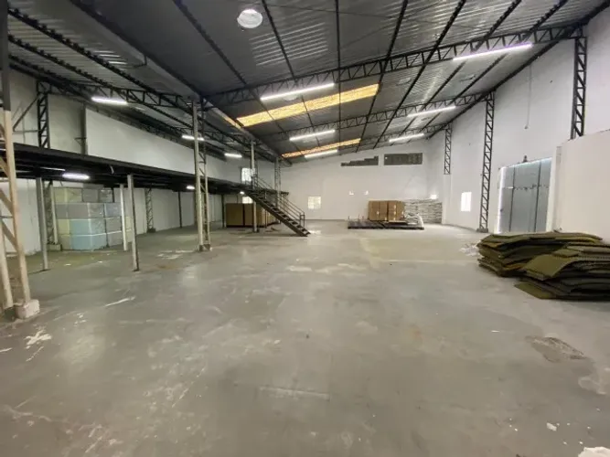 Galpão para Locação com 919 m² no Vieiralves - Manaus