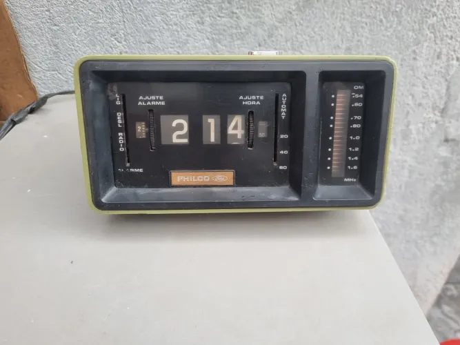 Rádio relogio antigo philco forde pra restaurar nao ta funcionando