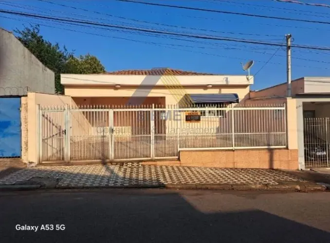 Casa para Venda em Salto, Centro, 4 dormitórios, 1 suíte, 3 banheiros, 4 vagas