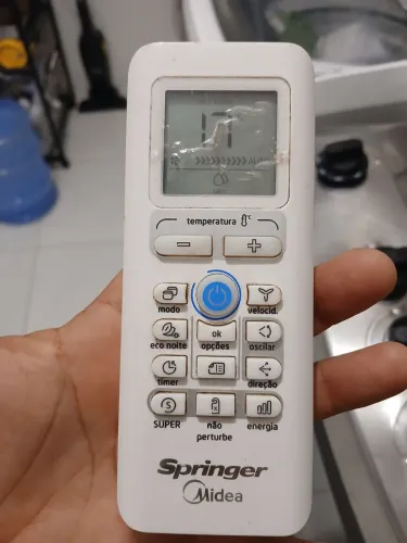 Controle arcondicionado mídia