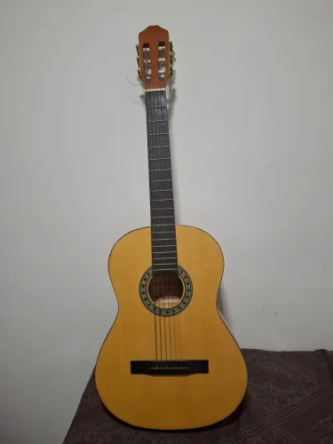 Violão acústico