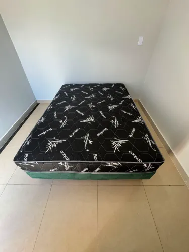 Cama box casal com 20cm de espuma