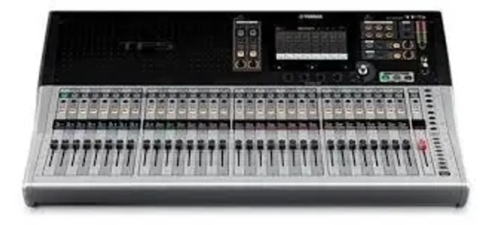 Mesa de Som Yamaha TF5 32 Canais