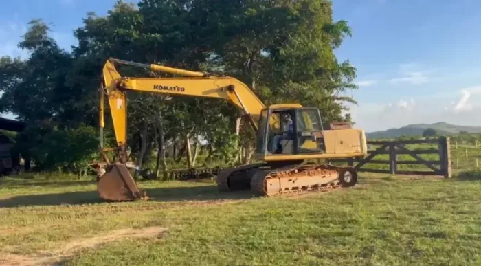 Vendo escavadeira Hidráulica Komatsu