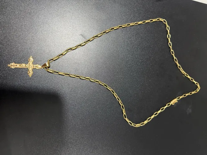 Cordão de ouro cartier