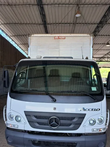 Vendo caminhão Mercedes-Benz Acello 1316 Baú seco