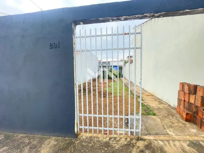 Casa Residencial para Aluguel em Itu/SP | 1 Quarto, 2 Vagas e Quintal