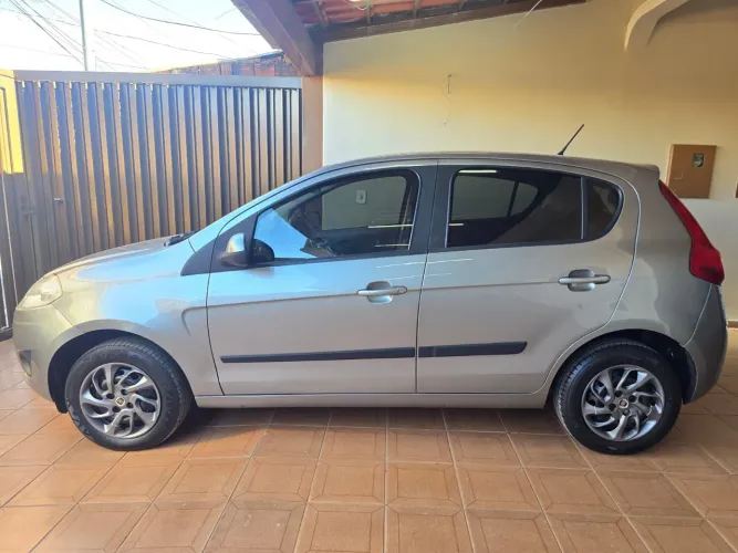 Fiat Palio Attra./italia 1.4 EVO F.flex 8V 5P 2014
