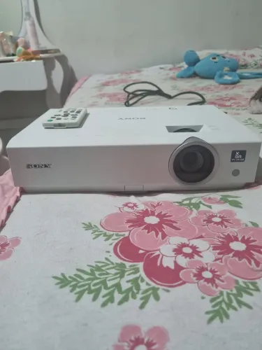 Vendo projetor SONY VPL-DX130B