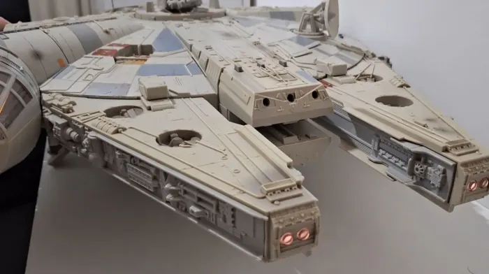 Star Wars - Nave Millennium Falcon - The Legacy Collection