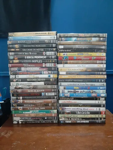 Lote com 50 DVDs Originais Diversos - Filmes, Shows e Clássicos