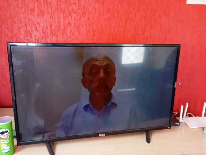 TV Philco 39p liga normalmente porém a tela está com listas e a imagem fica travando!