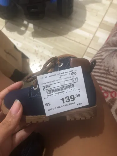 Vende-se bota infantil masculino