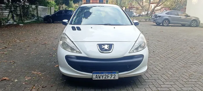 Peugeot 207 XR 1.4 Flex 8V 5P 2013